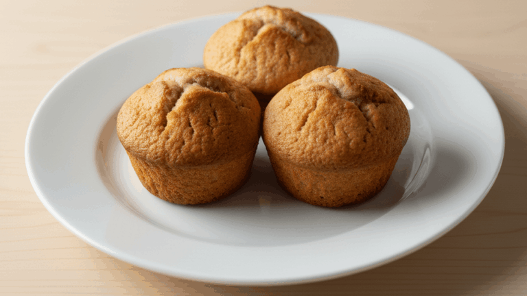 O Segredo para o muffins de banana com farinha de arroz mais fofinho que você já provou 5 muffins de banana com farinha de arroz